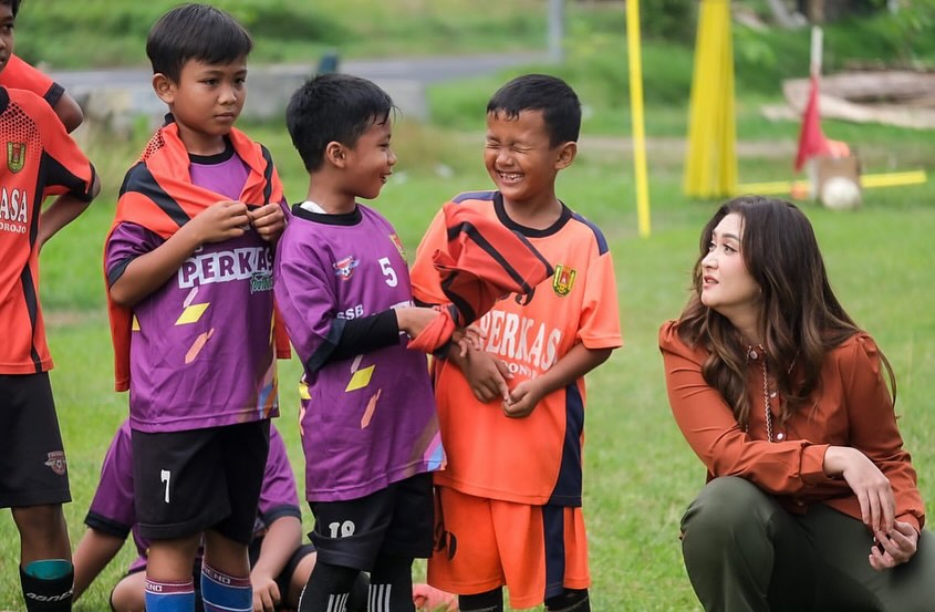 Artis sekaligus anggota DPR Nafa Urbach. [Instagram]